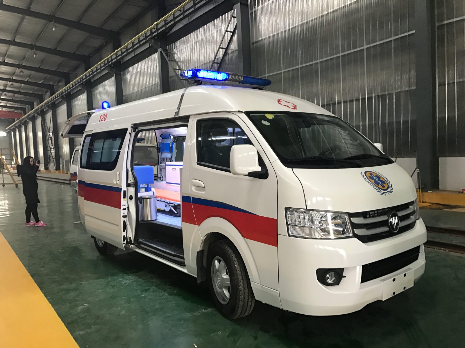 察布查尔锡伯救护车转院