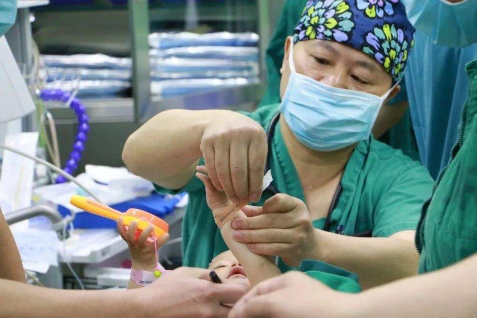 察布查尔锡伯妇婴监护型护送